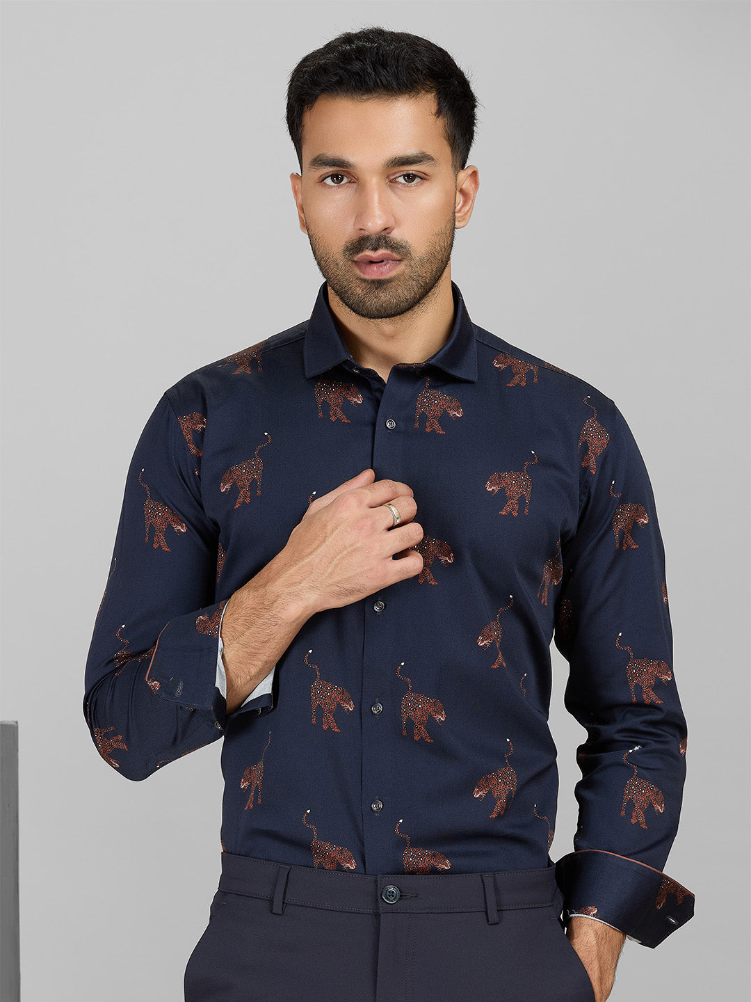 Men's Navy Blue Cotton Printed Shirt in Slim Fit