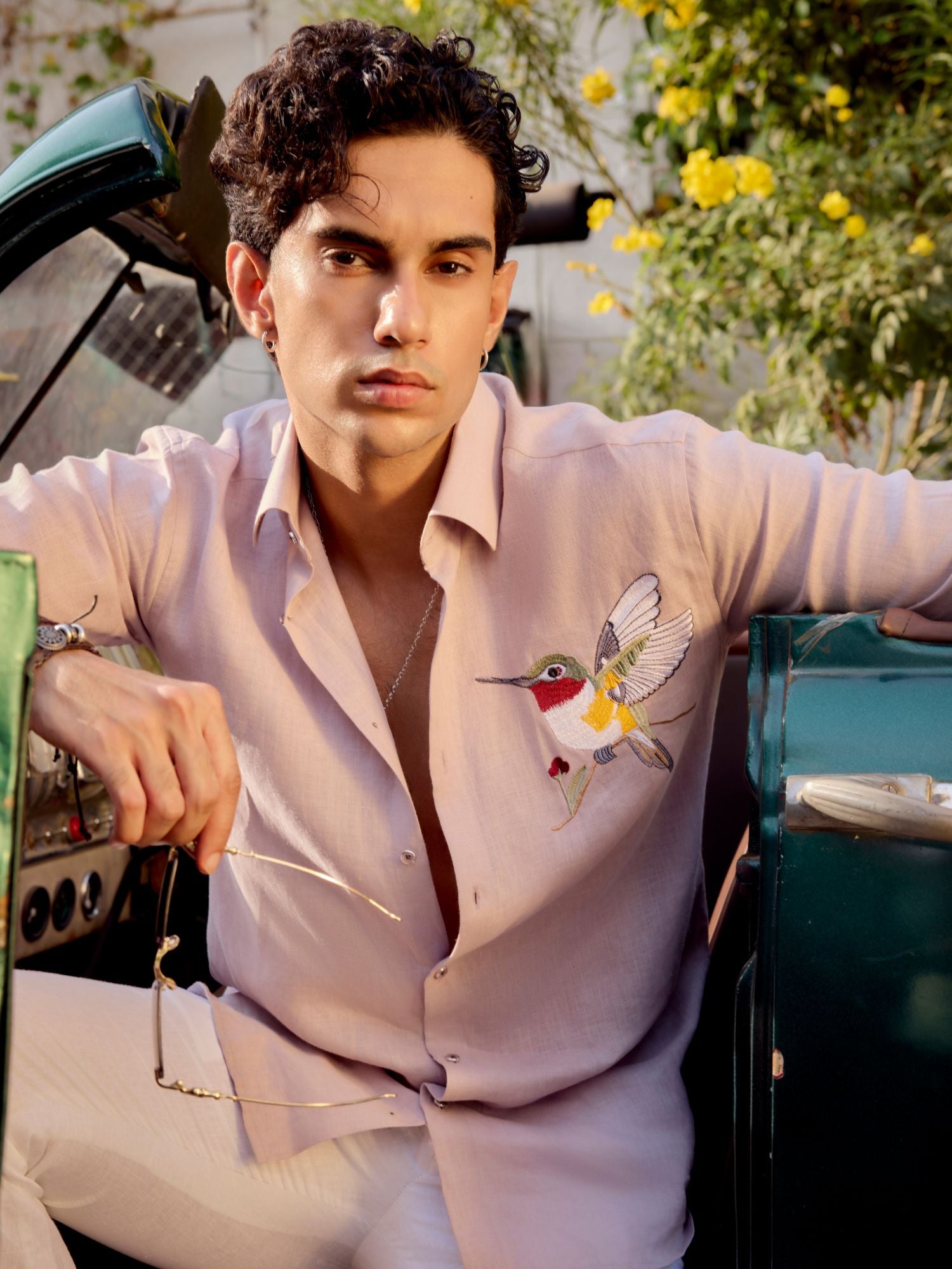 Onion Hummingbird Embroidered Linen Shirt