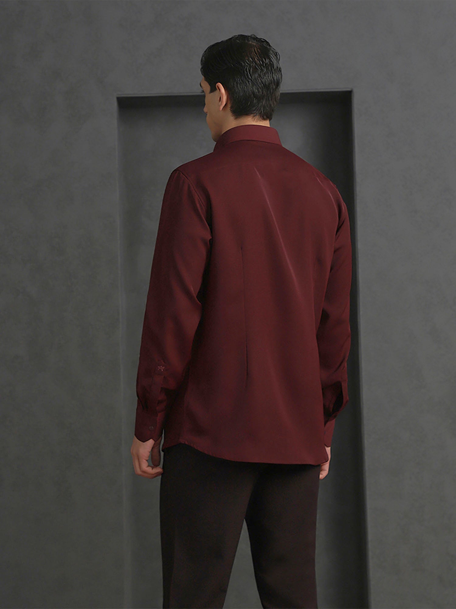 Wine Slim Fit Stroma Shirt with Timeless Plain Design